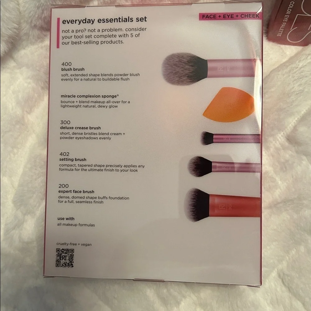 Real Techniques Everyday Essentials Set with LA Girl Nudes Palette Bundle.